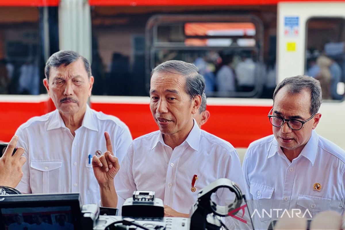 Presiden Jokowi sebut segera "reshuffle" kabinet