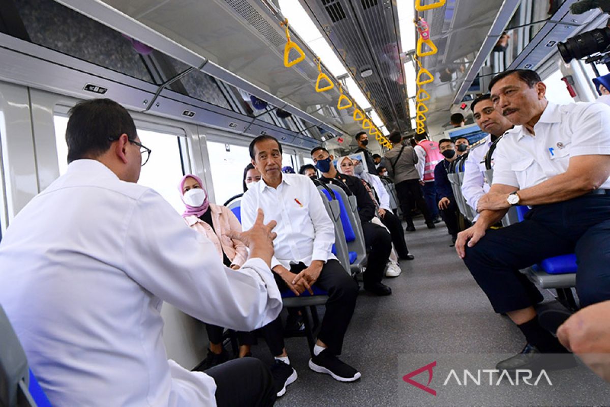 Jokowi: Jalur kereta api akan tersambung dari Makassar ke Manado