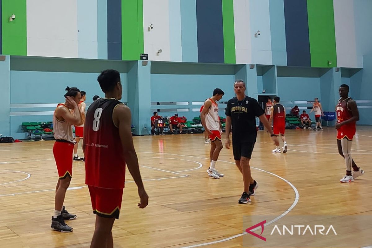 Milos Pejic seleksi timnas basket berbasis "team play"