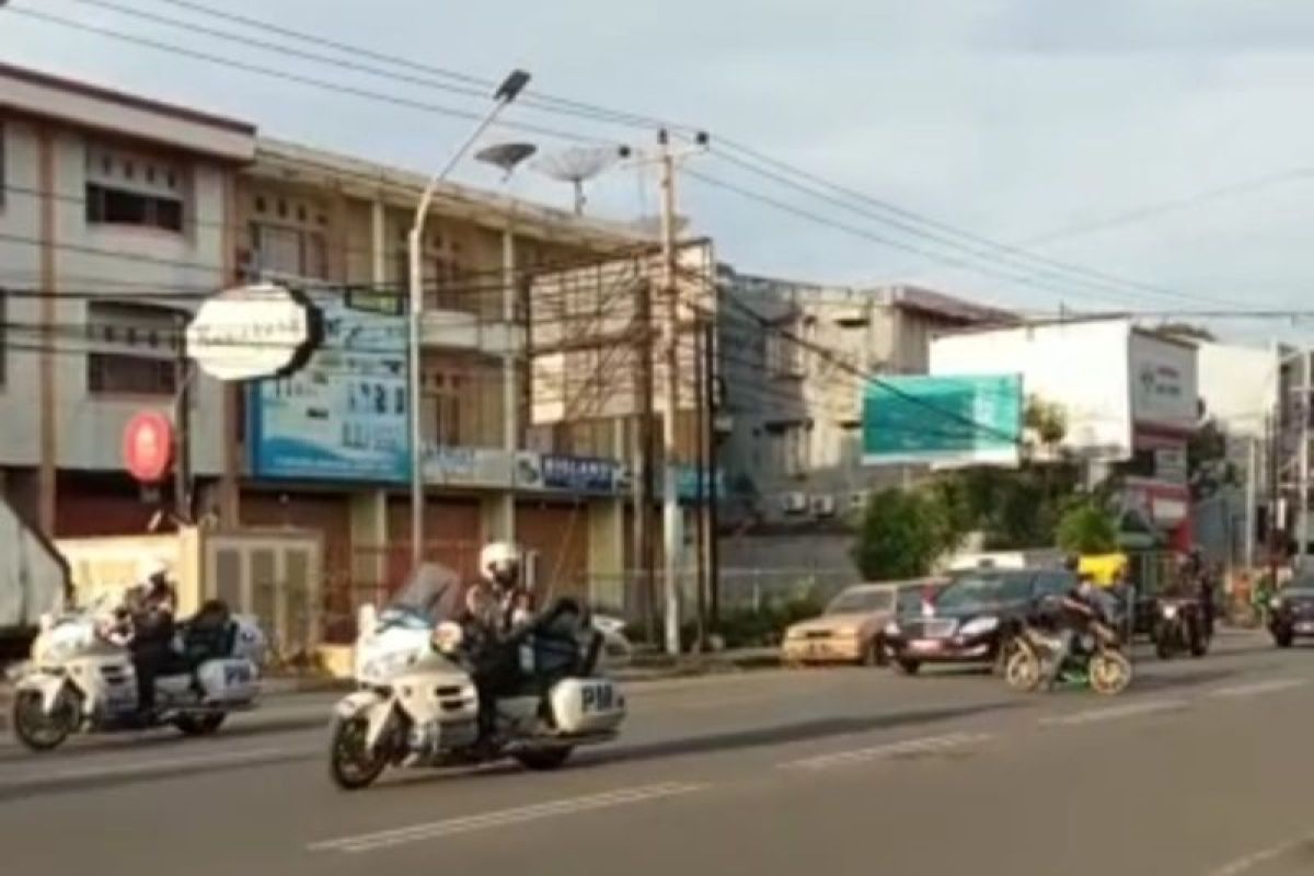 Istana sebut penerobos iringan mobil presiden Jokowi di Kota Makassar tak ditahan