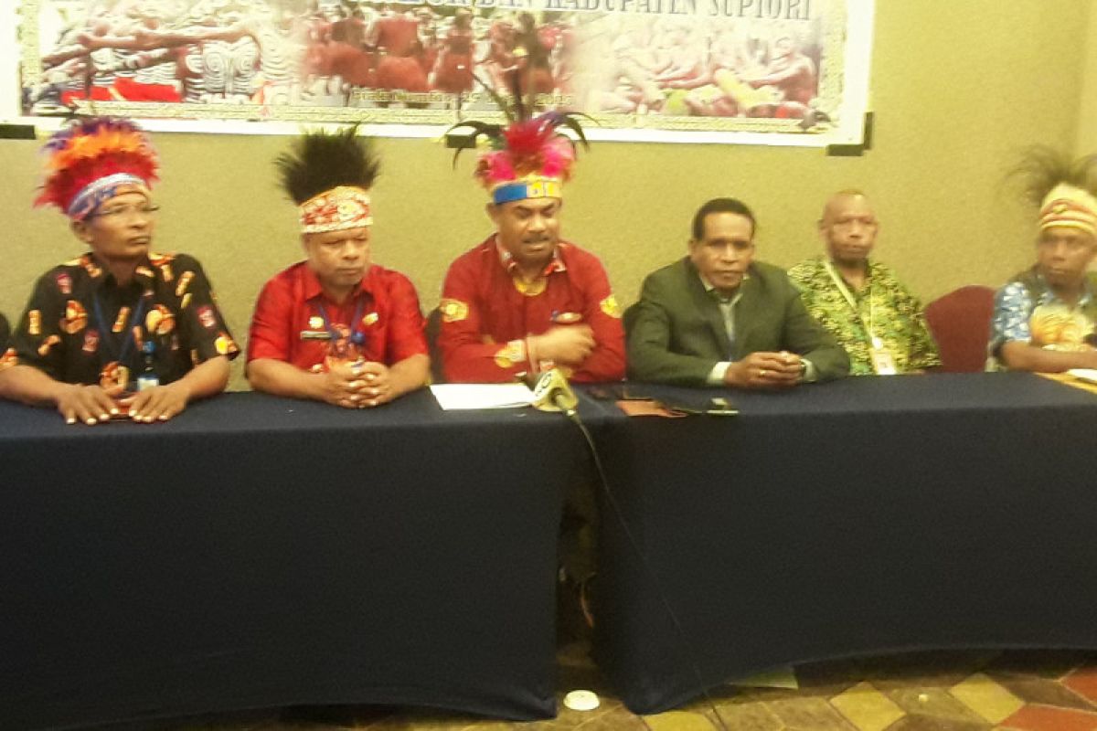 Enam anggota MRP terpilih wilayah III Biak-Supiori