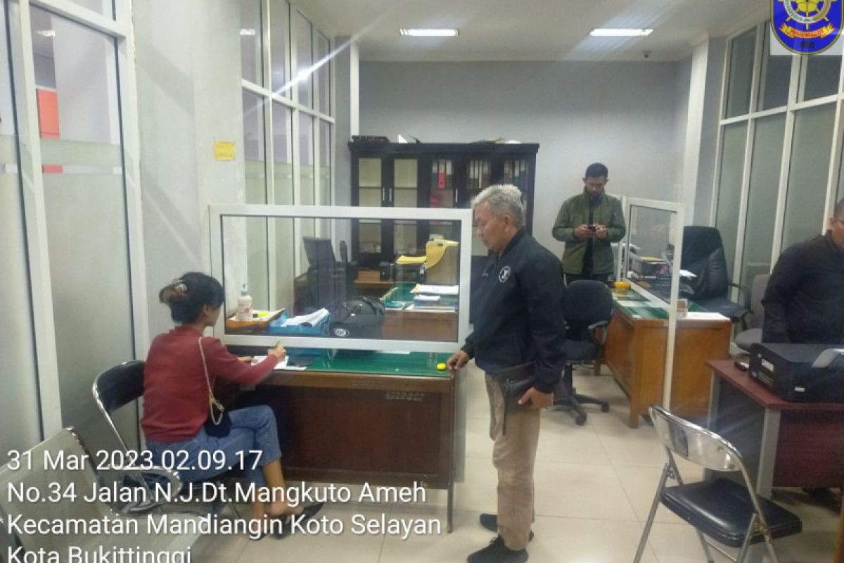 Satpol-PP Bukittinggi razia amankan PSK dan waria di malam ramadan