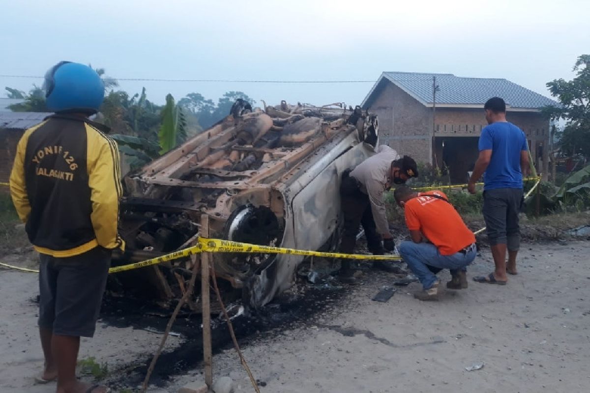 Mobil dibakar, dua pencuri lembu tewas dipukuli massa di Deliserdang