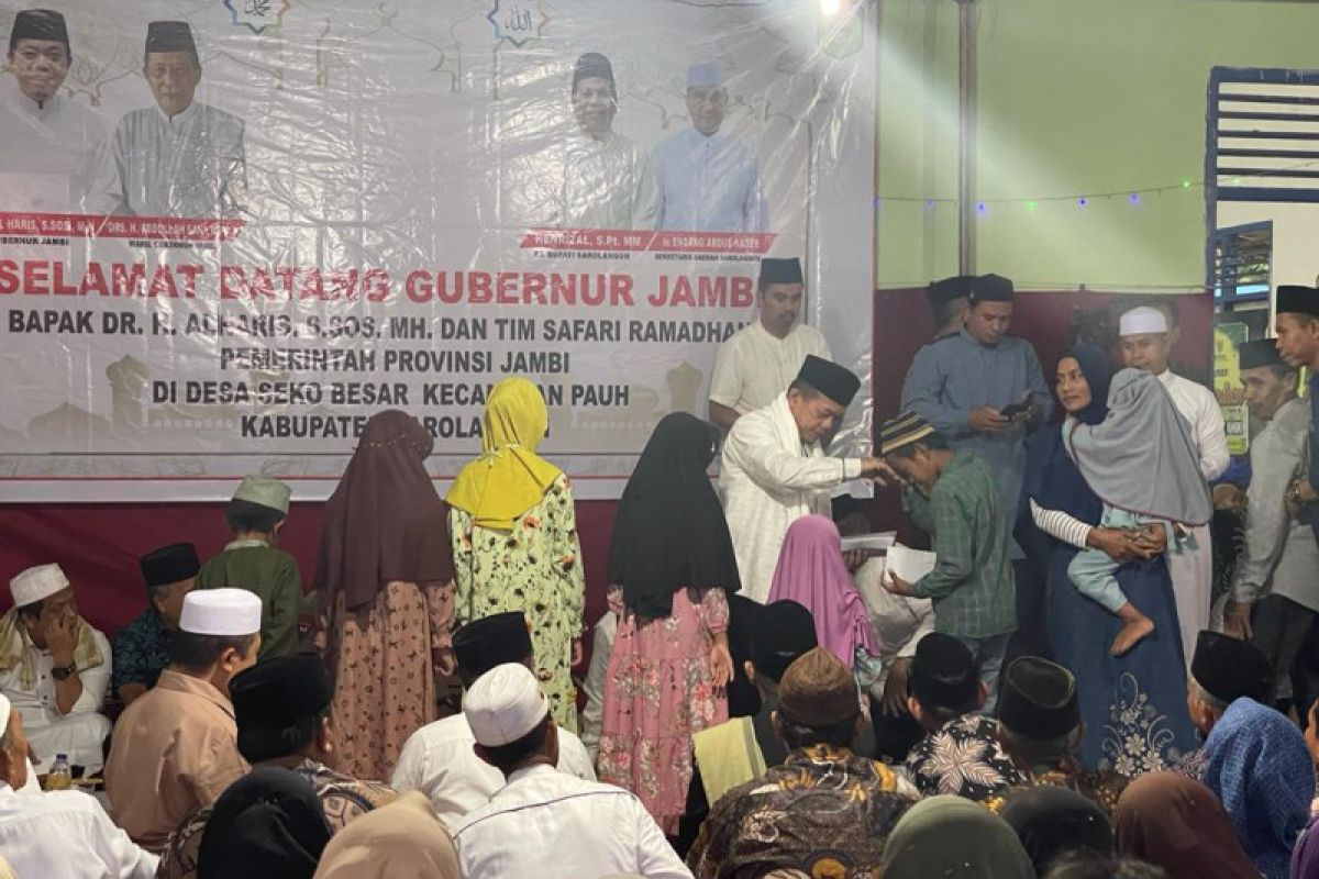 Gubernur Jambi kunjungi desa terpencil janjikan perbaiki jalan