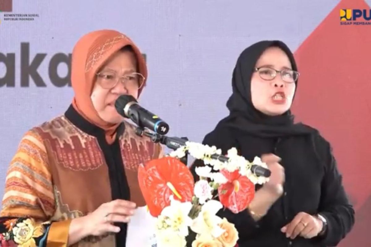 Mensos Risma menangis saat resmikan Rusun Sentra Mulia Jaya
