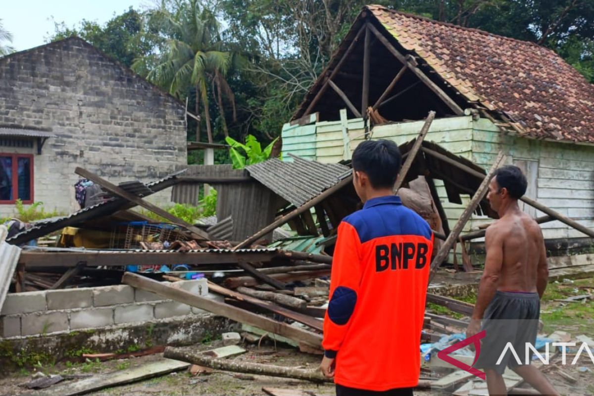 BPBD Bangka: Delapan rumah rusak akibat angin puting beliung