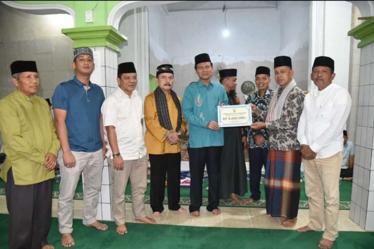 Pemkot Pariaman pererat hubungan dengan warga melalui safari ramadan