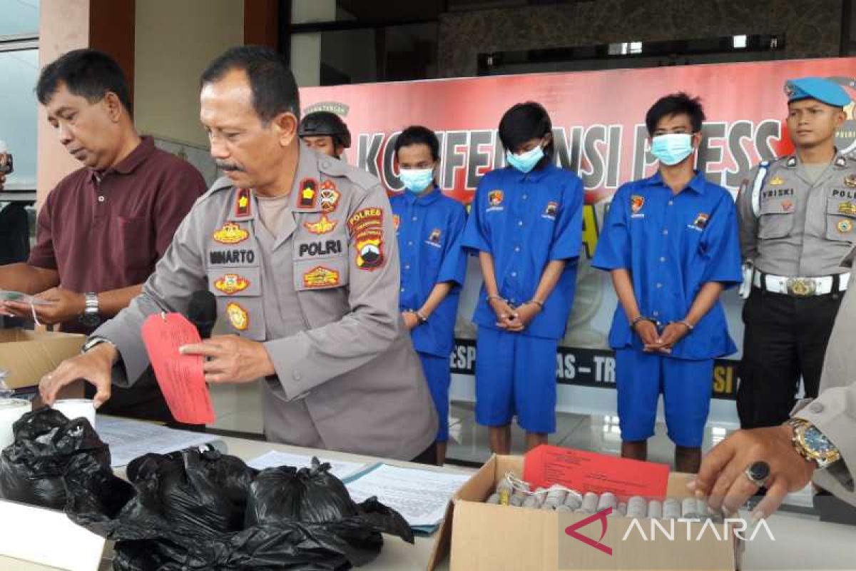 Polisi sita 10,7 kilogram bubuk mercon di Temanggung