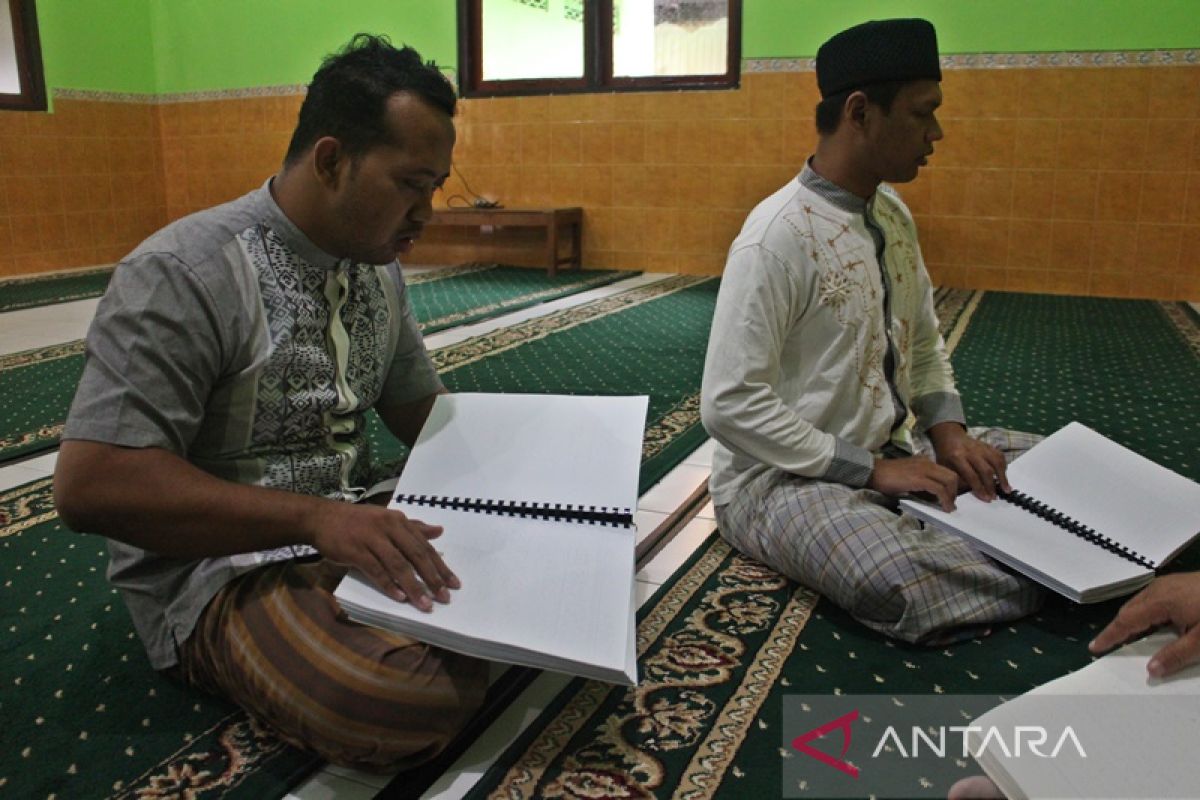 Warga tuna netra isi Ramadhan dengan tadarus Al Quran