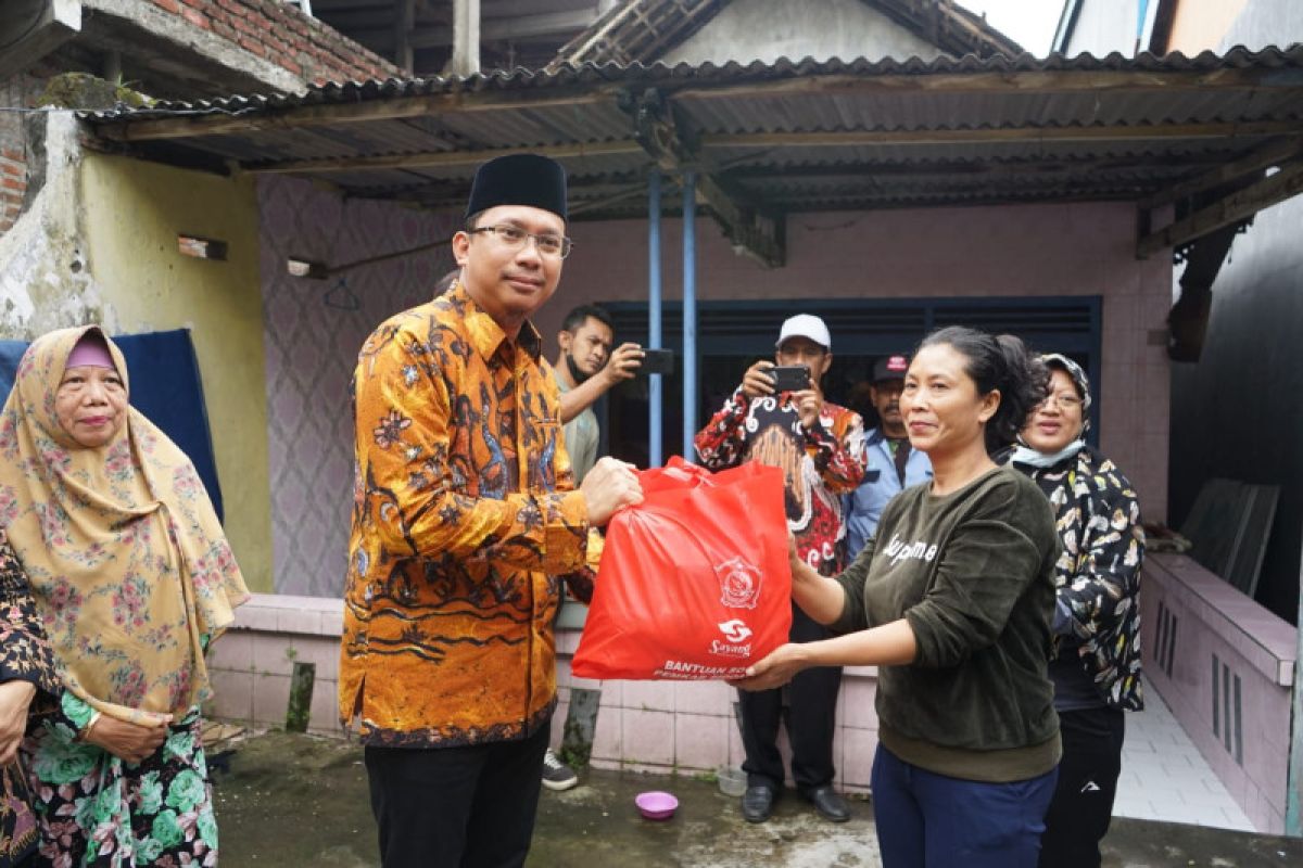 Pemkab Sidoarjo bantu korban angin kencang di Tanjungsari