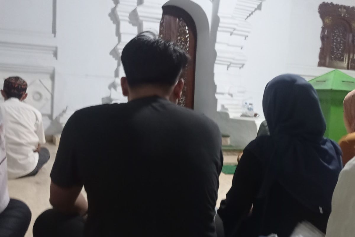 Peziarah padati Makam Sultan Hasanuddin Banten