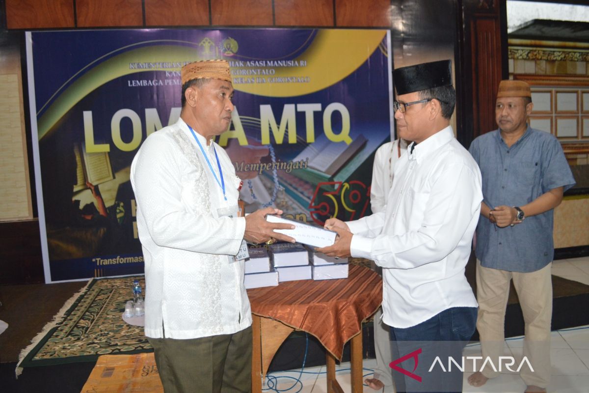 Lapas Gorontalo terima bantuan kamus dari Baznas