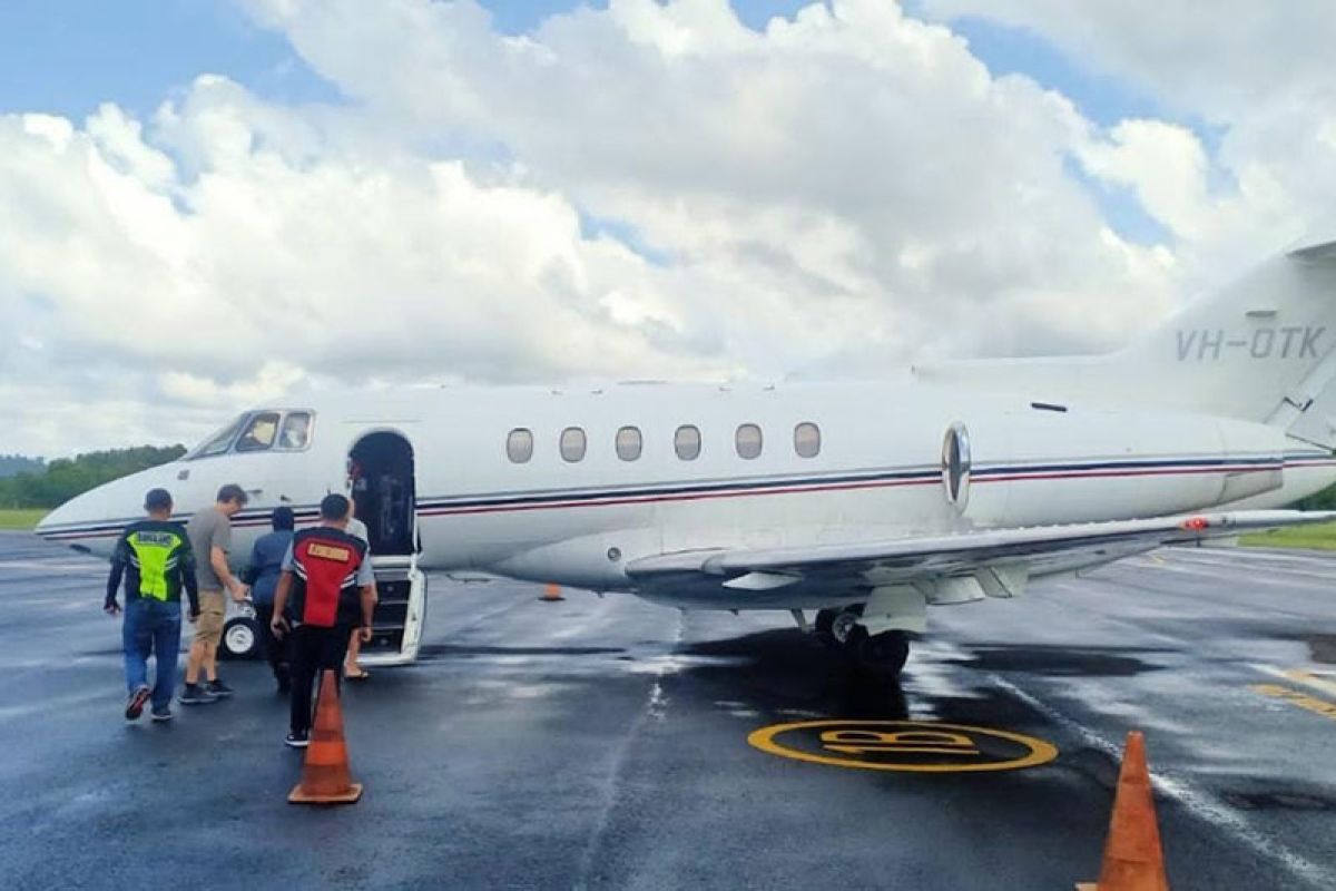 Turis depresi dijemput dengan pesawat khusus ke Pulau Simeulue
