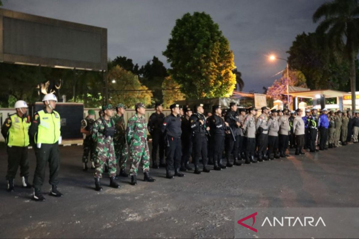 Petugas patroli cegah aksi tawuran di Bogor
