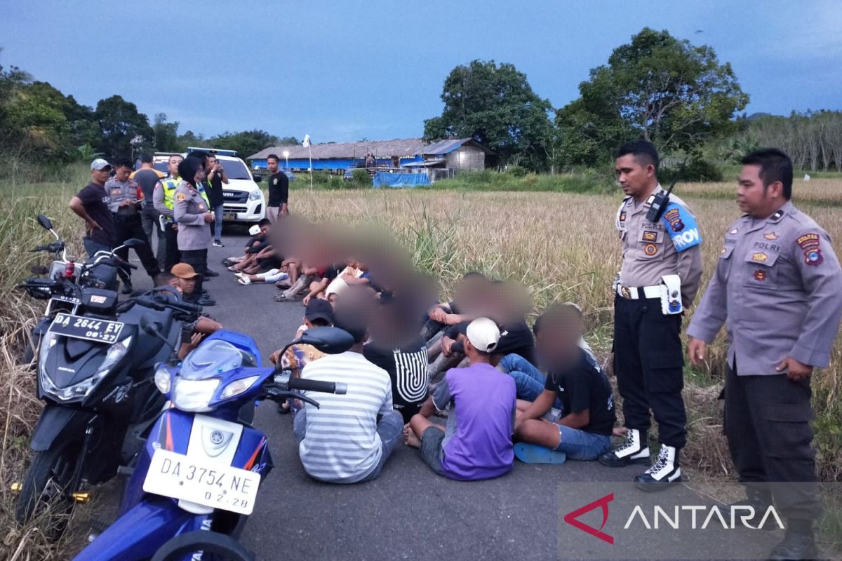 Sejumlah pemuda yang terlibat balapan liar jelang Ramadhan diamankan Polsek Haruyan