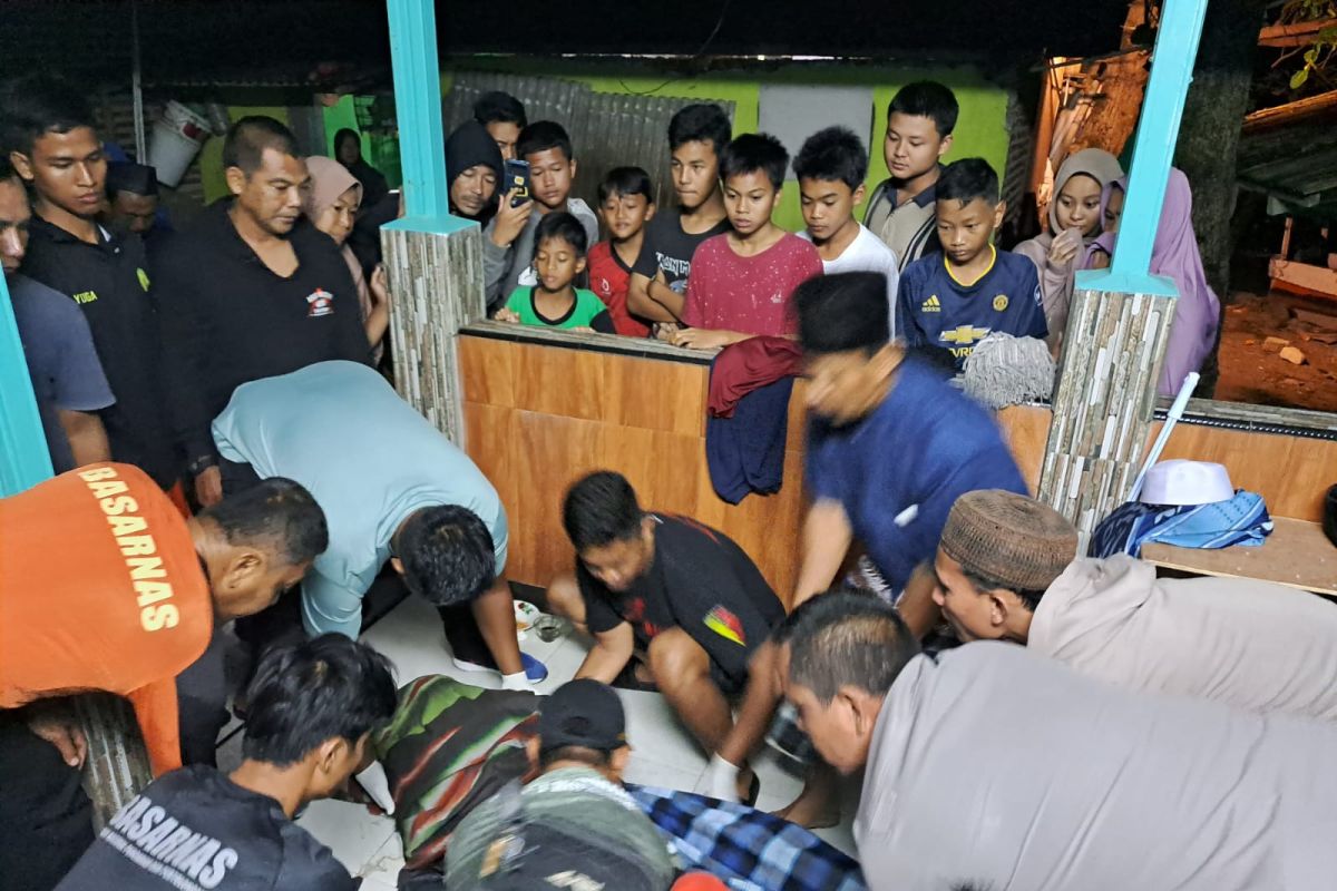 Tim SAR temukan anak yang tewas terseret arus laut di Cilegon, Banten