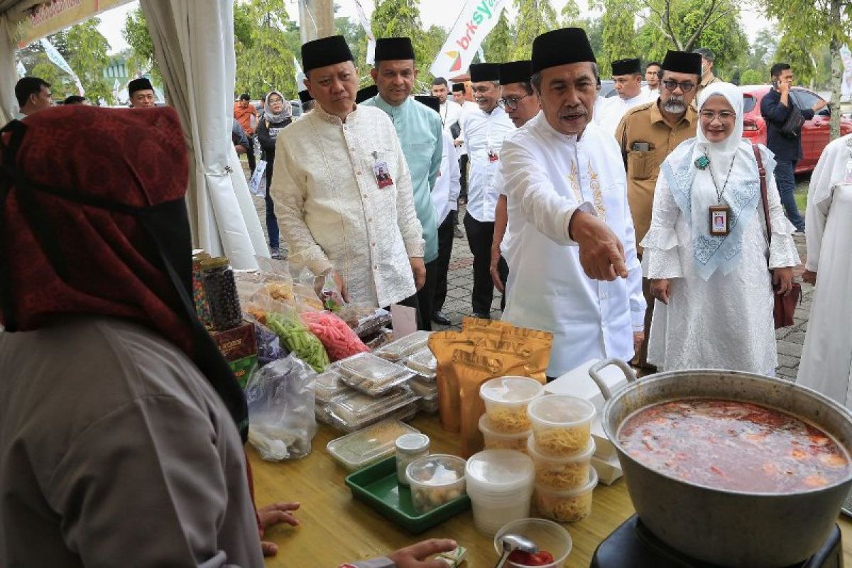 Gubernur Riau sebut Pameran Riau halal sarana pengembangan ekonomi syariah