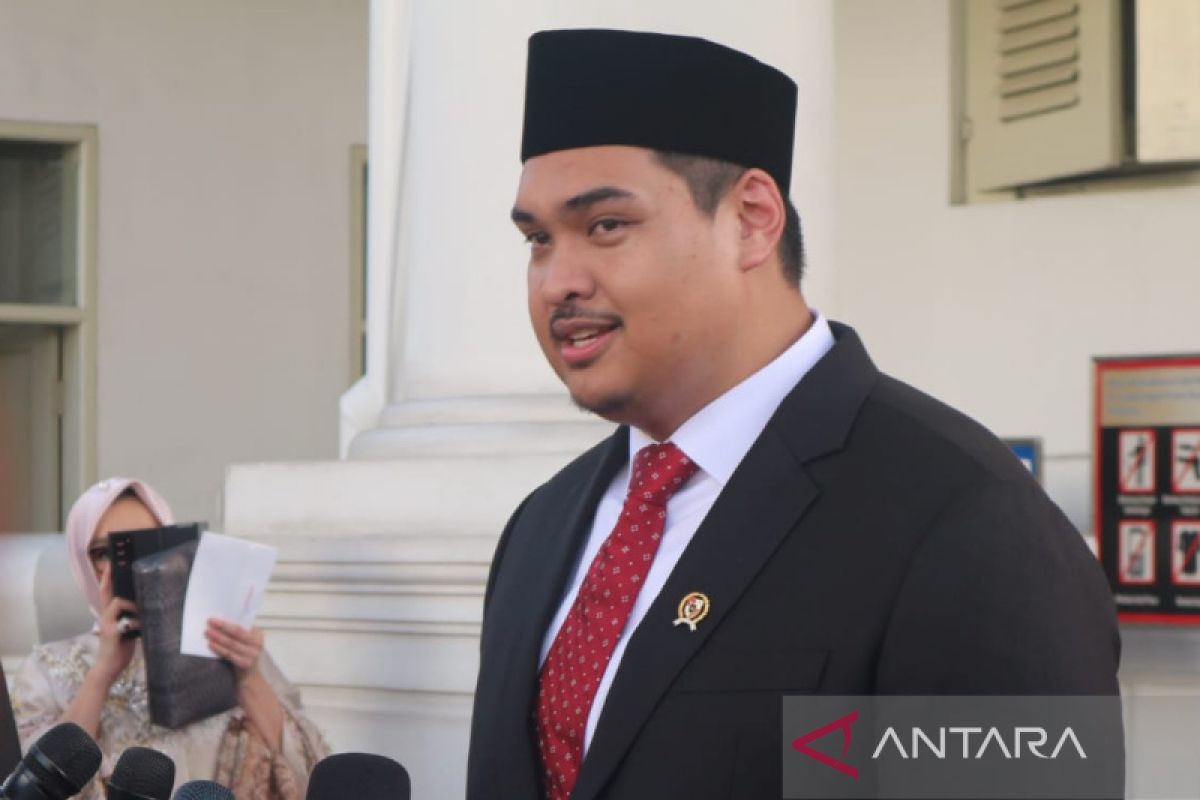 Presiden Jokowi lantik politisi muda Dito Ariotedjo sebagai Menpora