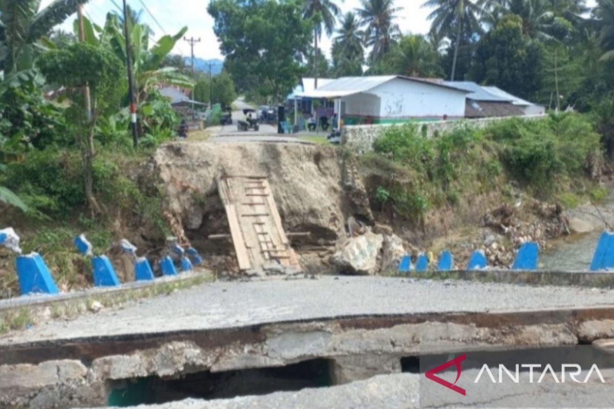 Pemprov Gorontalo segera perbaiki jembatan Pilolalenga