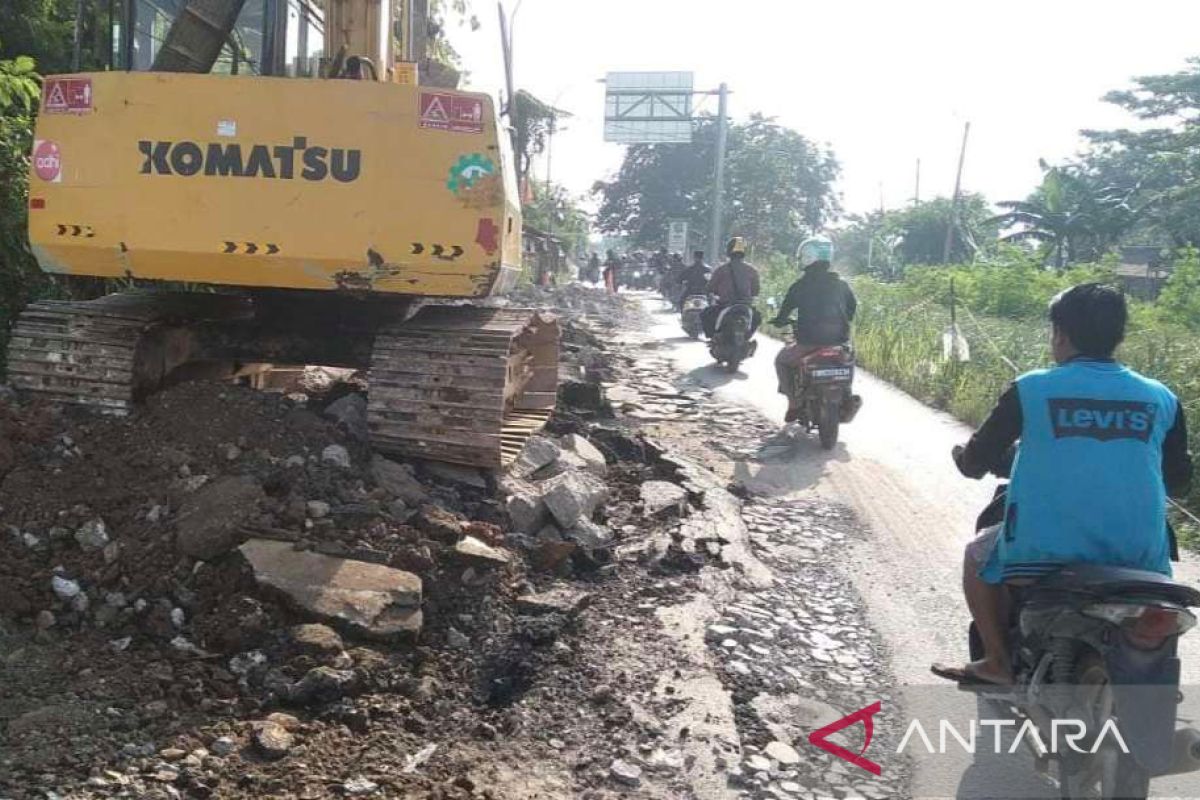 Pemkab Bekasi segera perbaiki jalan ambles di Tambun Utara