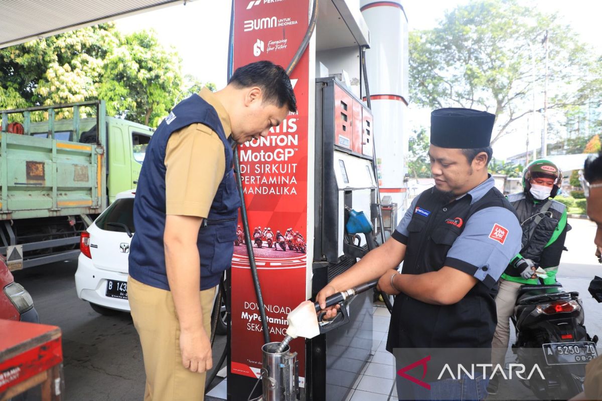 Pemkot Tangerang uji tera alat takar di delapan SPBU di jalur mudik