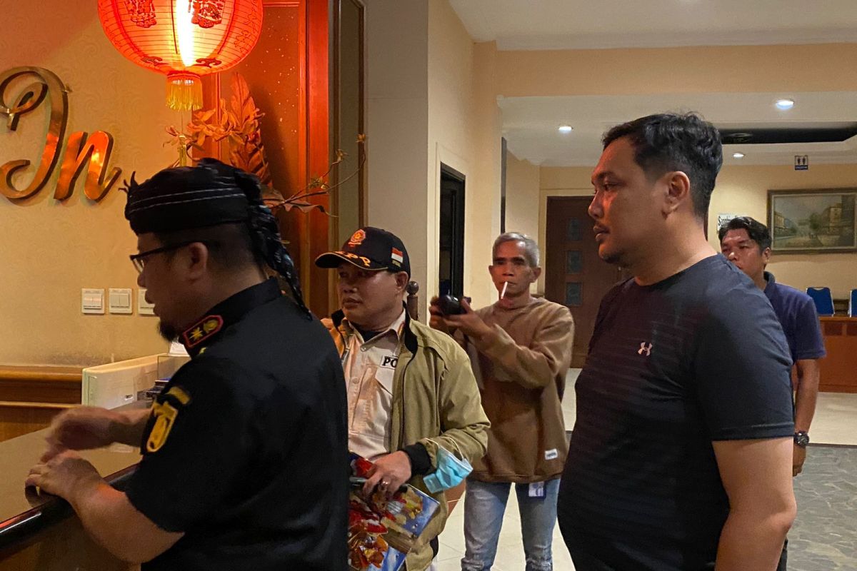 Wali Kota Aditya tutup operasional dua hotel usai pimpin razia
