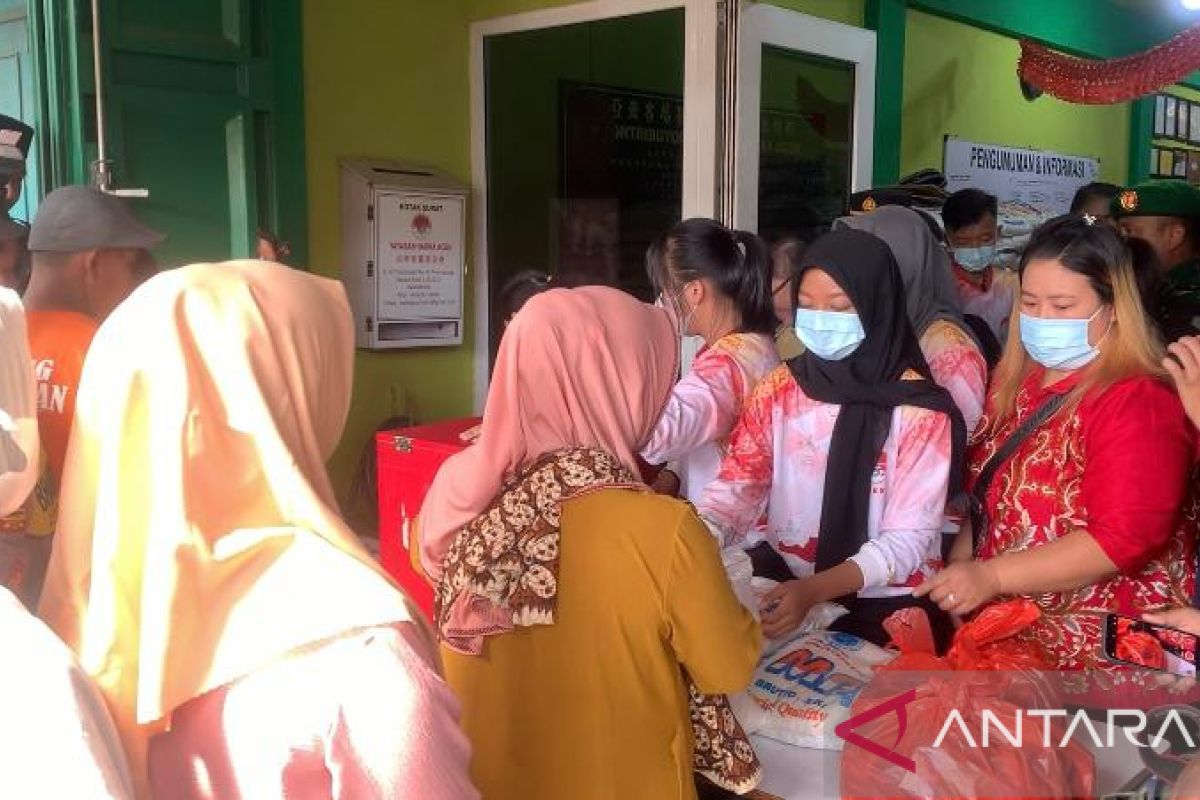 Hakka Aceh bagikan 2.150 paket Ramadhan untuk warga miskin