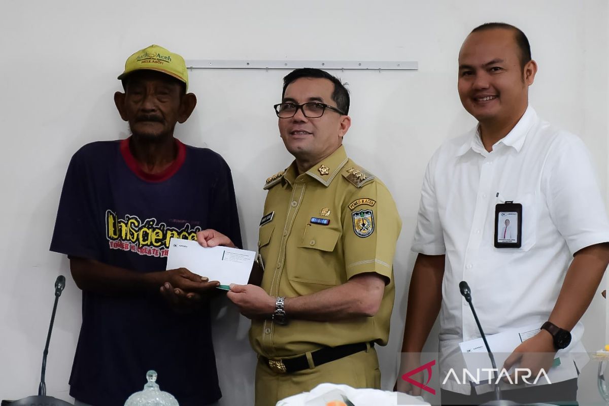 Banda Aceh terima bantuan dana santunan untuk fakir miskin Askrindo Syariah