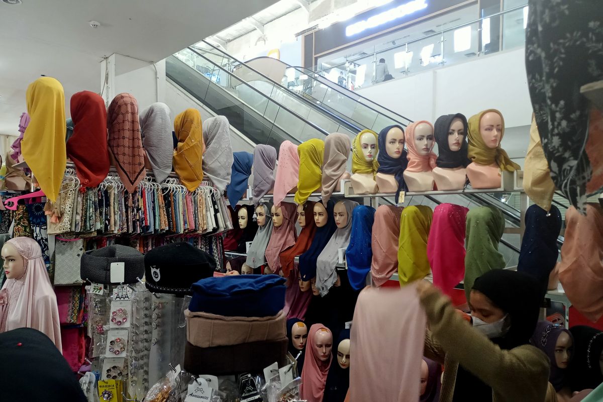 Penjualan jilbab di Ambon meningkat  100 persen selama Ramadhan
