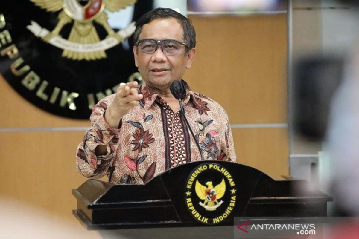 Mahfud MD minta bangsa Indonesia jangan pernah ingin bubarkan DPR dan Parpol