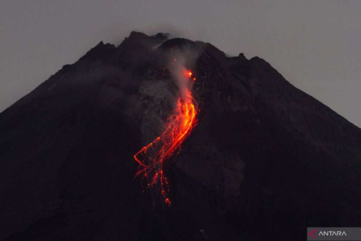 Gunung Merapi tujuh kali luncurkan guguran lava pijar