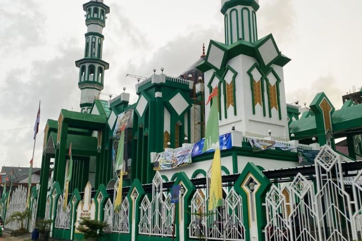 Keunikan Masjid Raya Singkawang di pusat keramaian kota