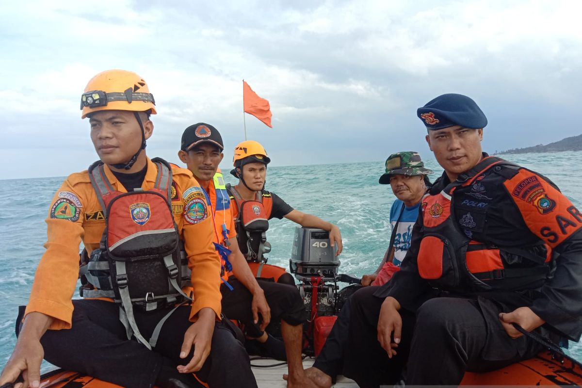Basarnas Pangkalpinang maksimalkan pencarian nelayan tenggelam di laut Karang Rangkorek