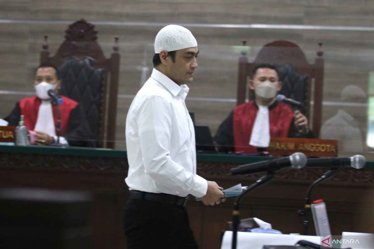 Ferry Irawan dituntut 1,5 tahun penjara