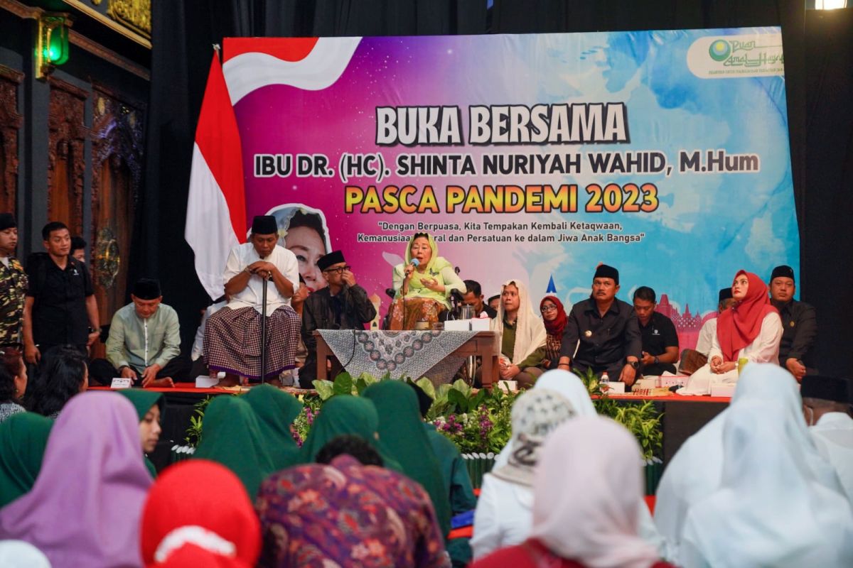 Sinta Nuriyah buka puasa bersama masyarakat lintas agama Kota Madiun