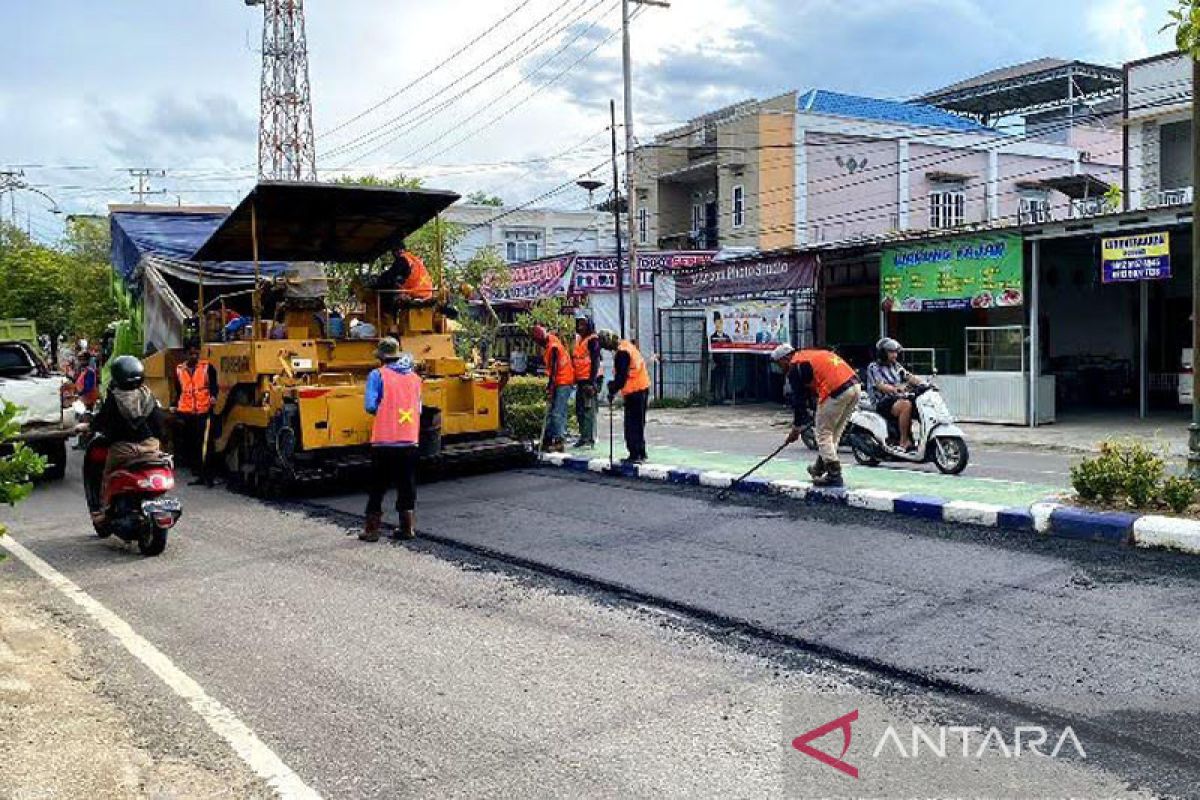 Pemkab Barito Utara 'overlay' 36 ruas jalan di Muara Teweh