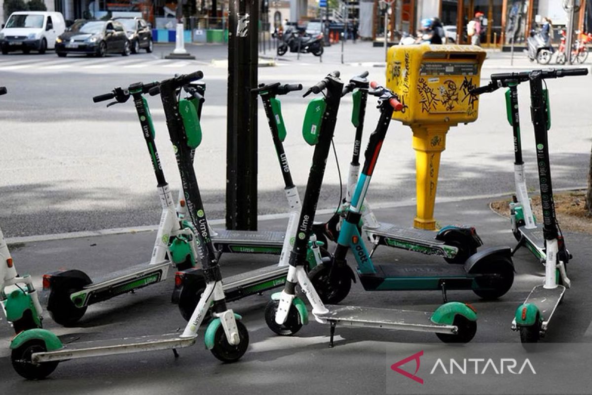 Mayoritas warga Paris tolak penggunaan skuter listrik di jalanan