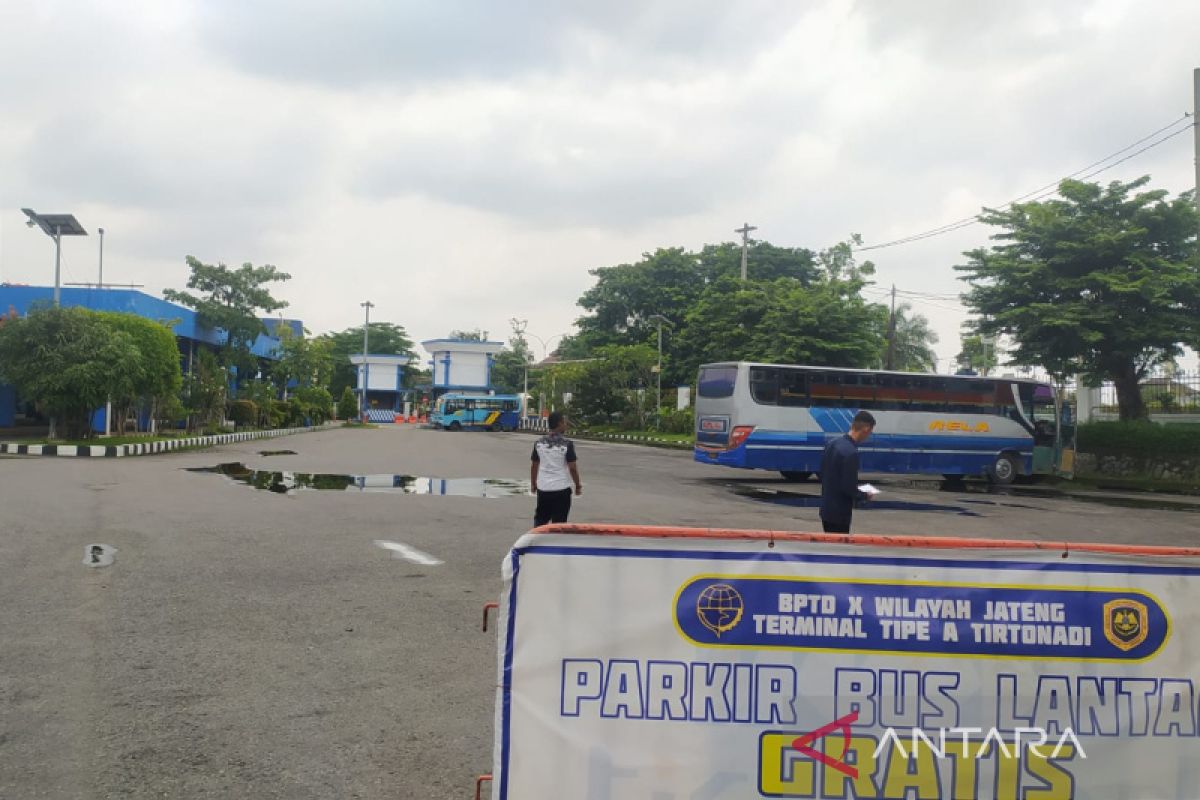 Terminal Tirtonadi:  Penentuan tarif berlaku bus kelas ekonomi