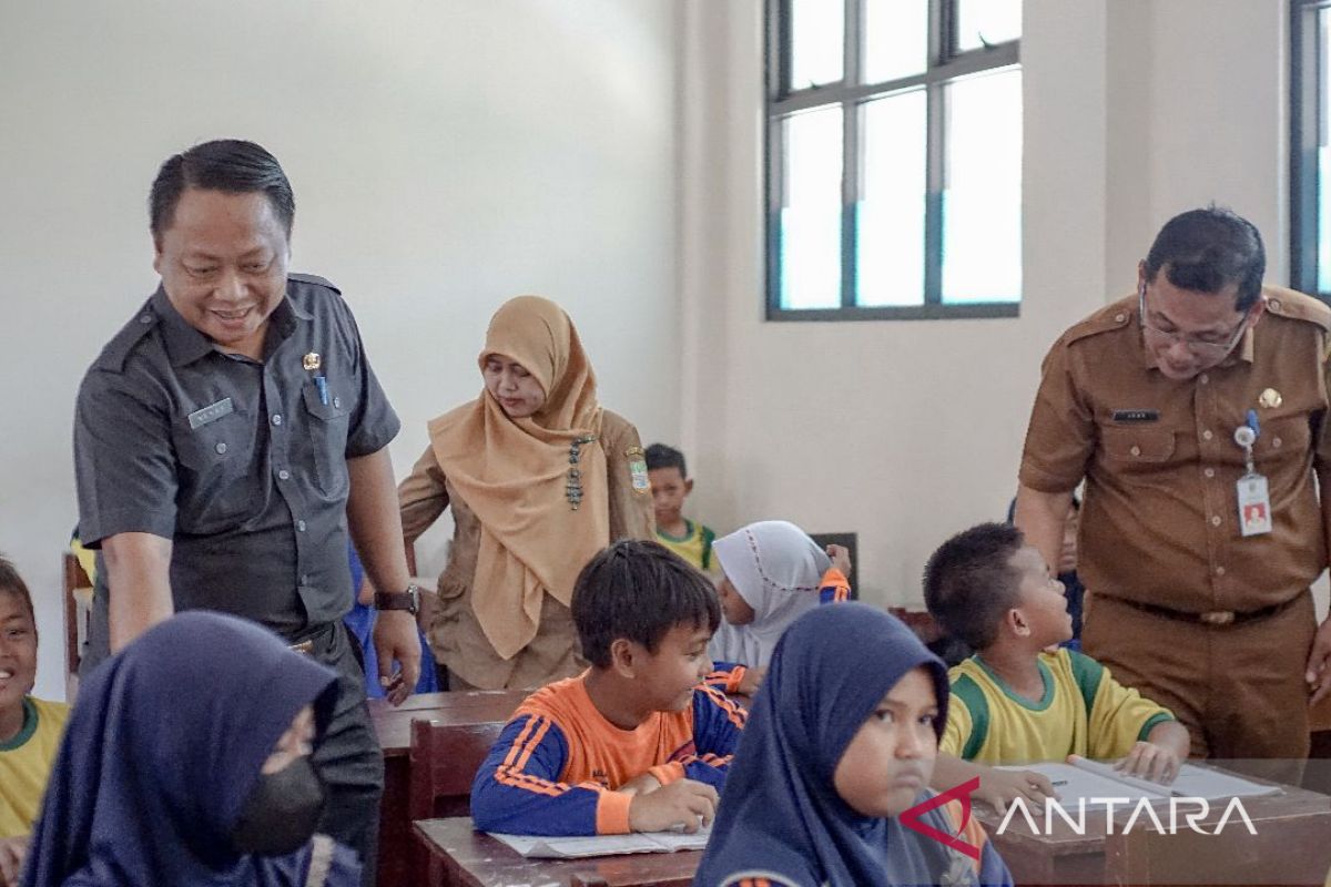 Puluhan sekolah di Kabupaten Bekasi tempati gedung baru