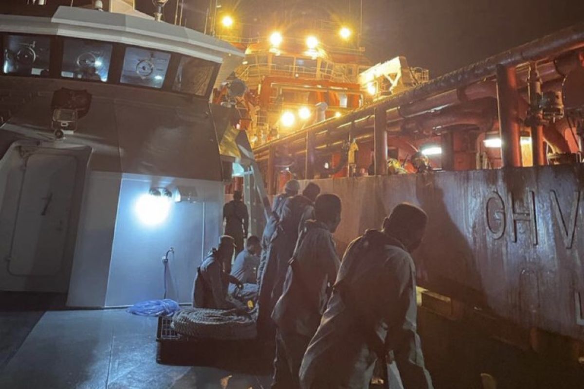 ABK kapal tenggelam di Perairan Natuna berhasil dievakuasi Bakamla RI