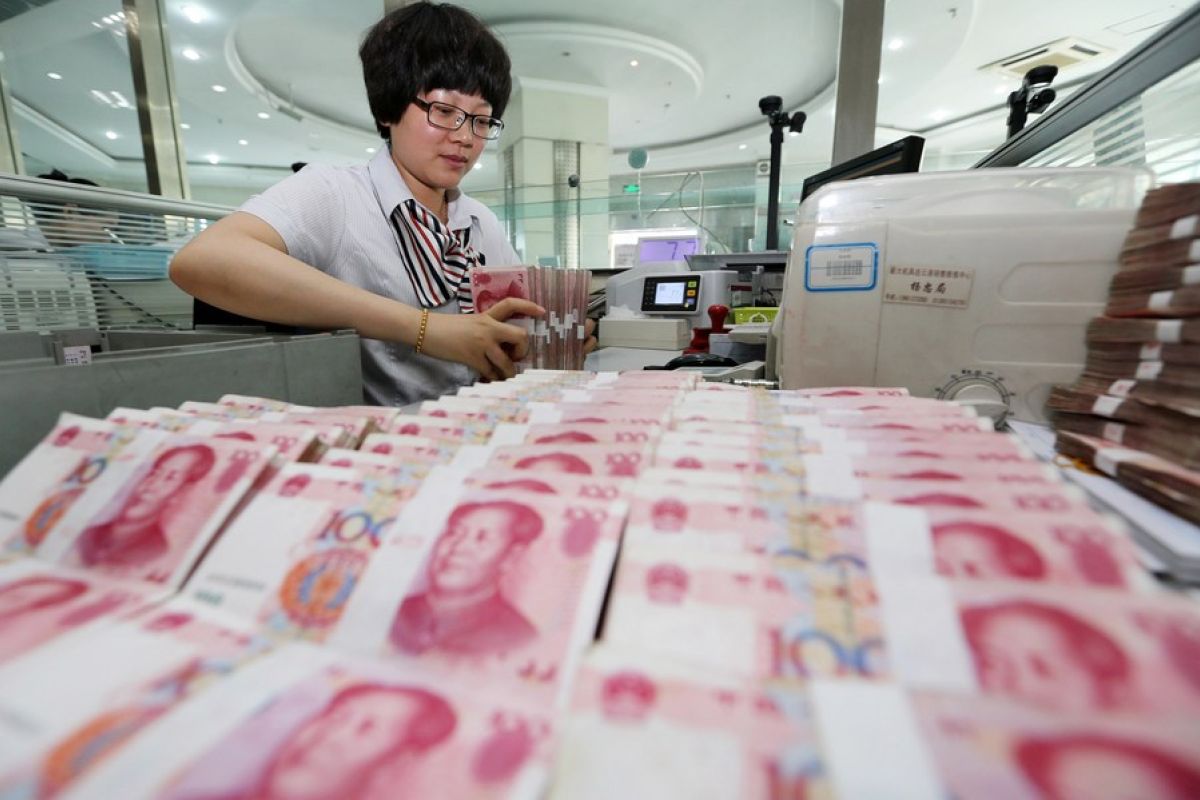 Yuan China melemah tipis pada Maret