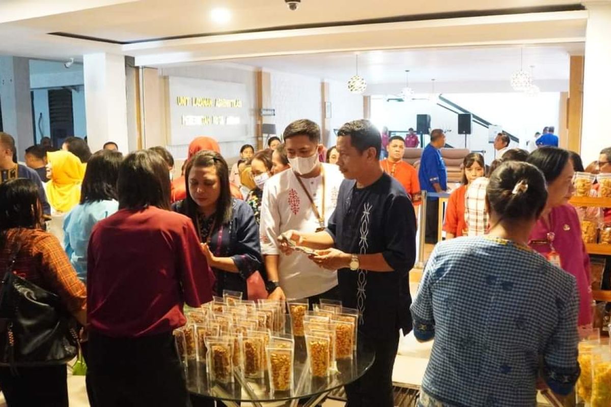 Pemkot beri ruang pelaku UMKM promosikan produk di Balai Kota  Ambon