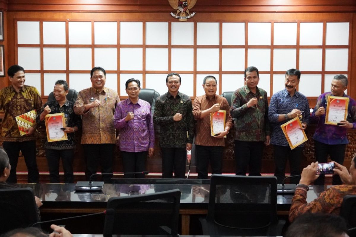 Pemprov Bali beri lima perangkat daerah penghargaan renovasi birokrasi