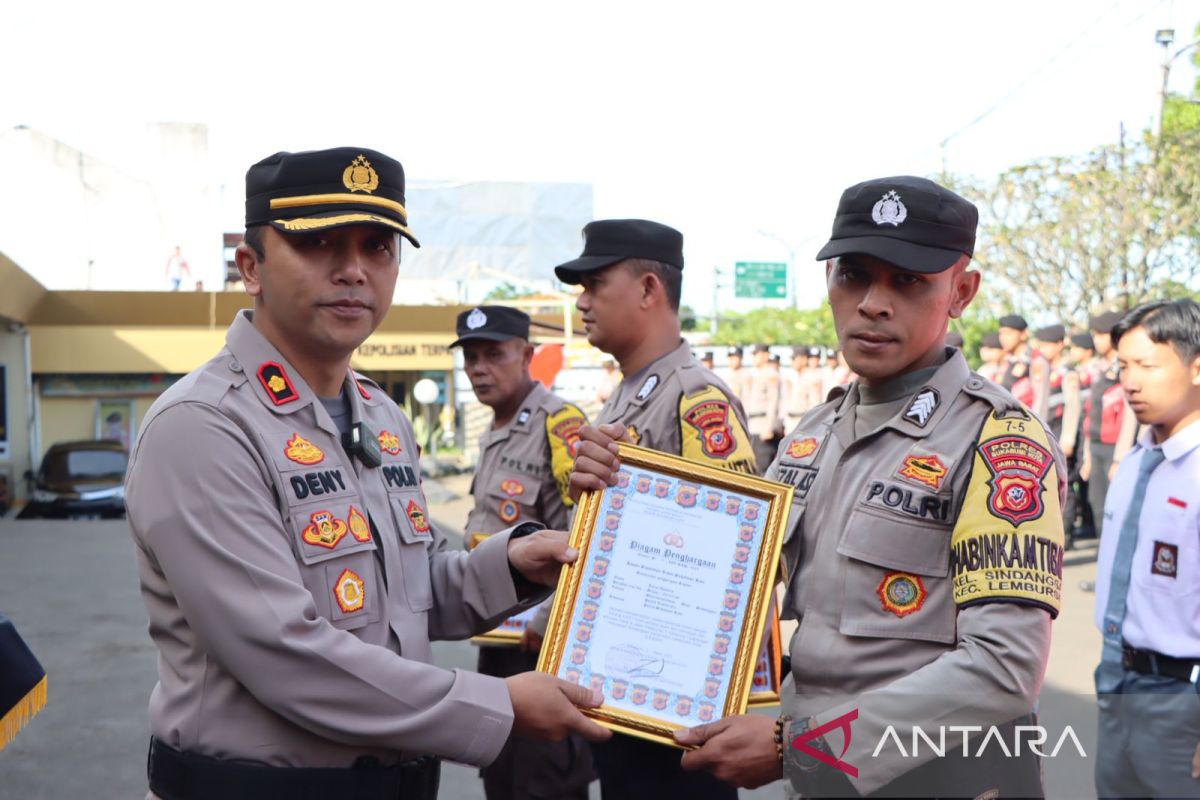 Polres Sukabumi Kota beri penghargaan polisi penangkap geng motor