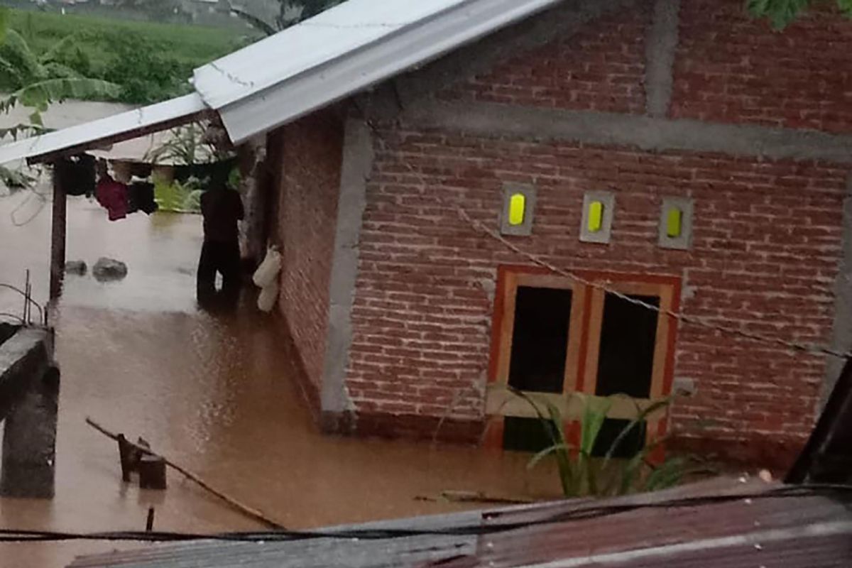 Sebanyak 4.166 kepala keluarga terdampak banjir di Dompu