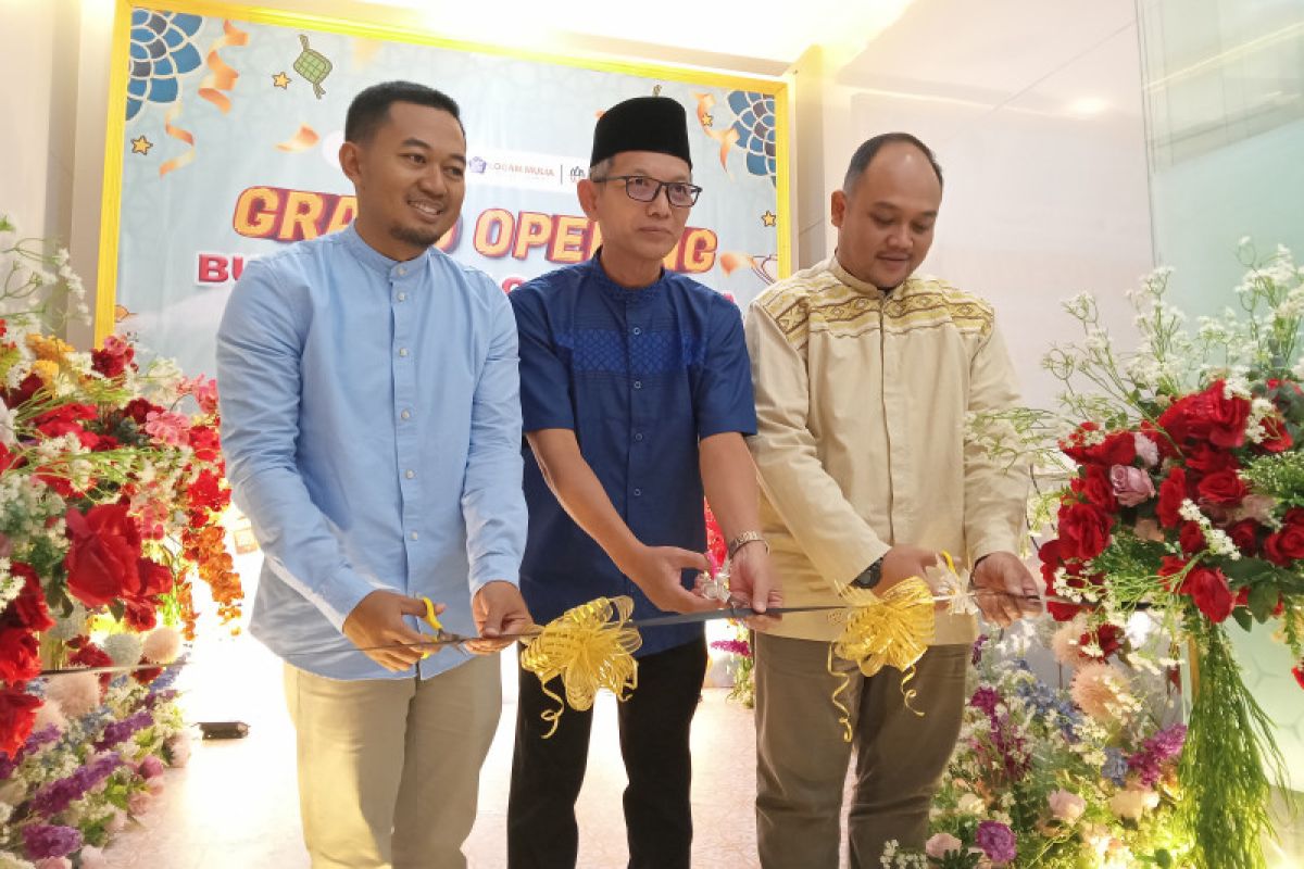 Butik Antam logam mulia hadir di Pekanbaru, target jual 1 kg emas per hari