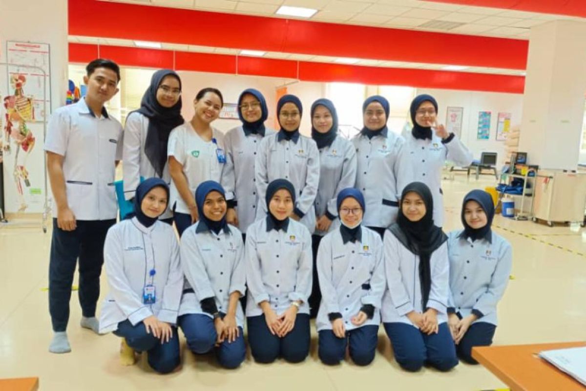 Sejumlah mahasiswa Prodi Fisioterapi UMM magang di Malaysia selama sebulan