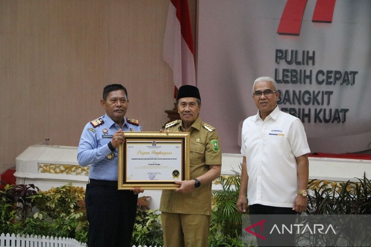 Kakanwil Kemenkumham Riau terima penghargaan terbaik III Kinerja Pelaksanaan Anggaran Tingkat Kementerian Negara/Lembaga