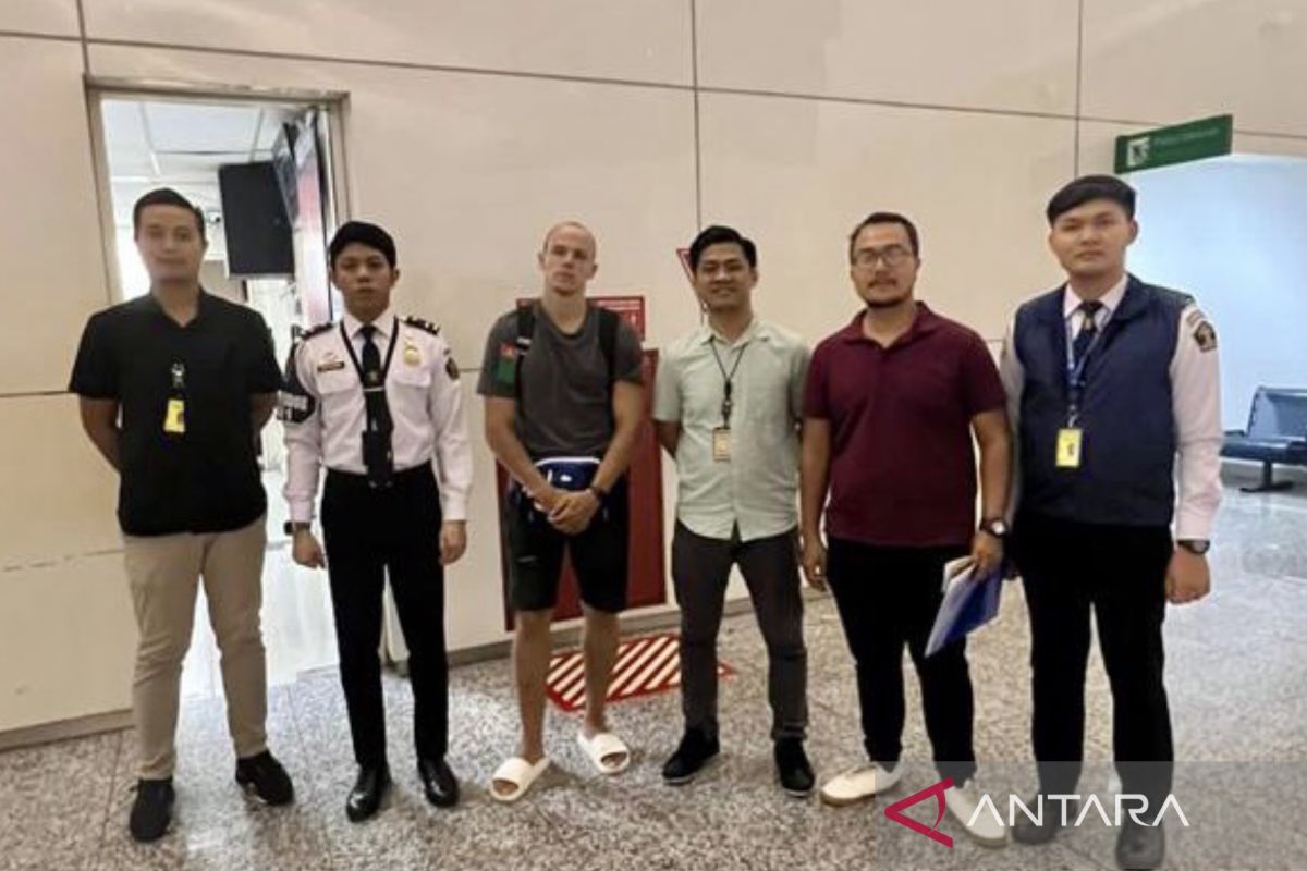 Berfoto tak senonoh di Gunung Agung Bali, Imigrasi deportasi WNA Rusia