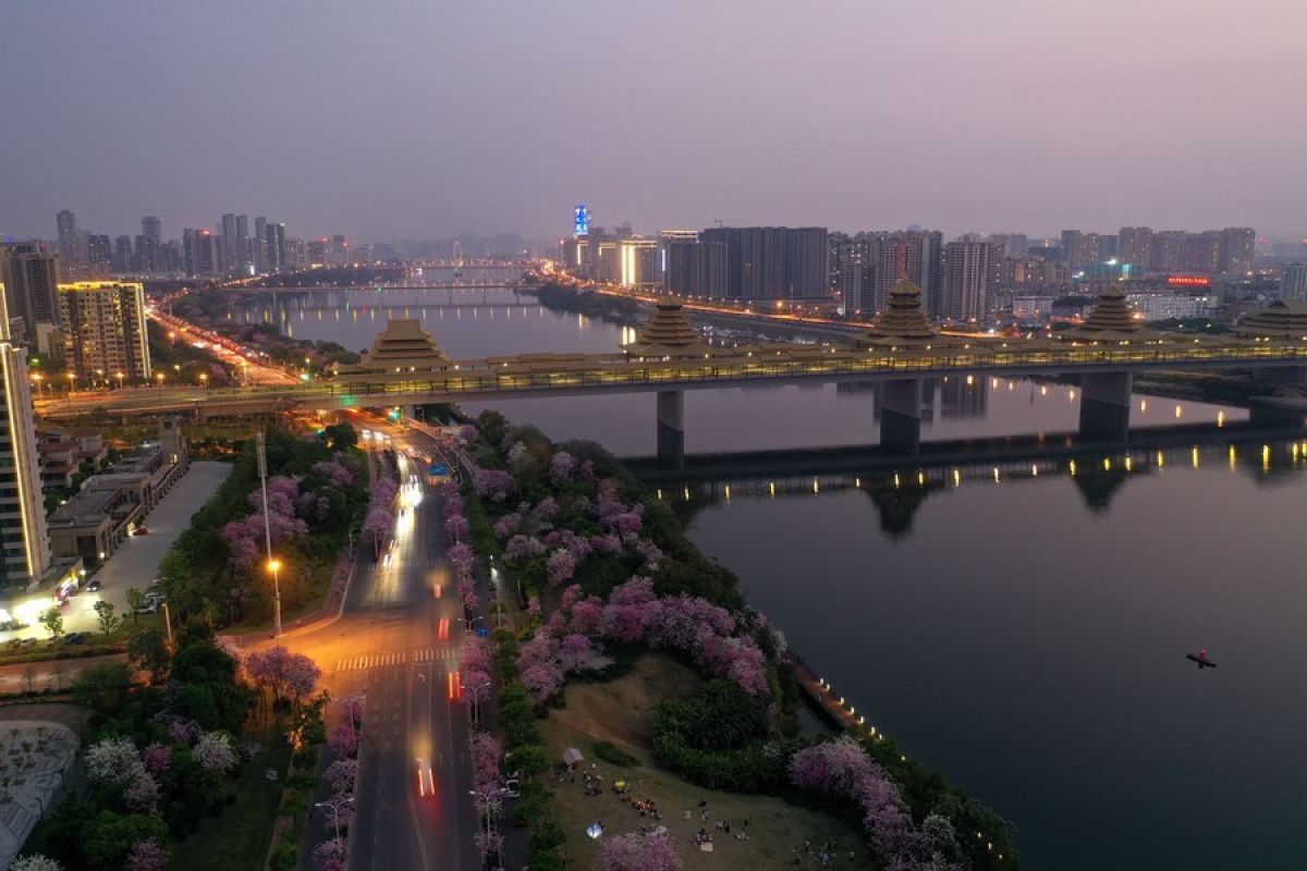 Kota Liuzhou China bersolek dari "kota hujan asam" jadi layak huni